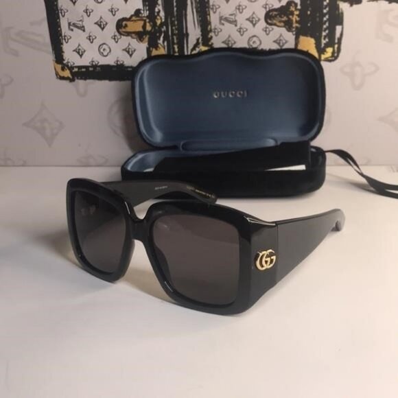 New Authentic Gucci Black Oversized Sunglasses GG1402s 001 - Picture 1 of 12
